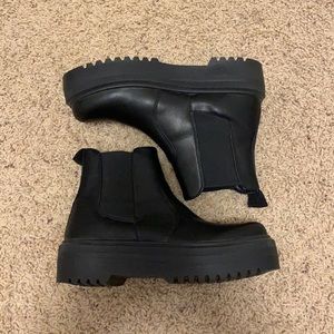 Steve Madden Yardley Platform Boots